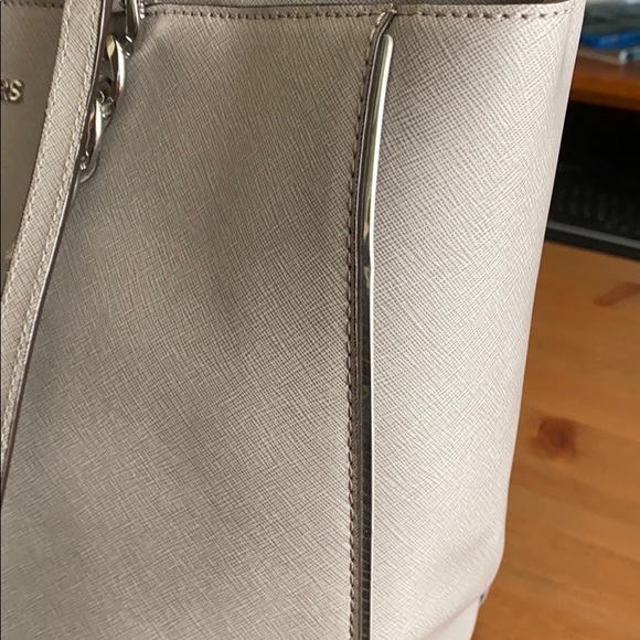 Light Grey MIchael Kors Purse - Picture 3 of 3